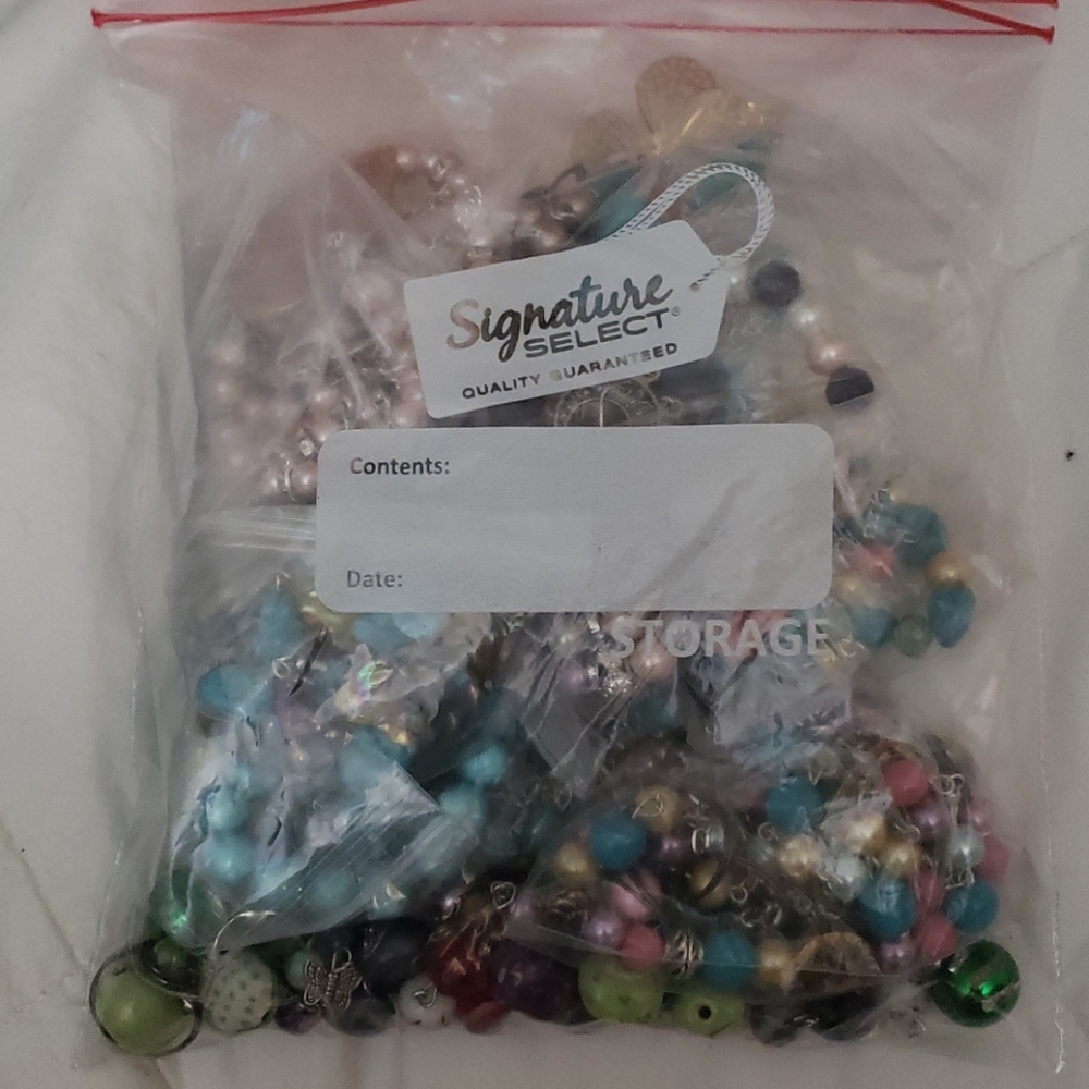 35+pcs wareable bead jewelry1 lb. lot #1